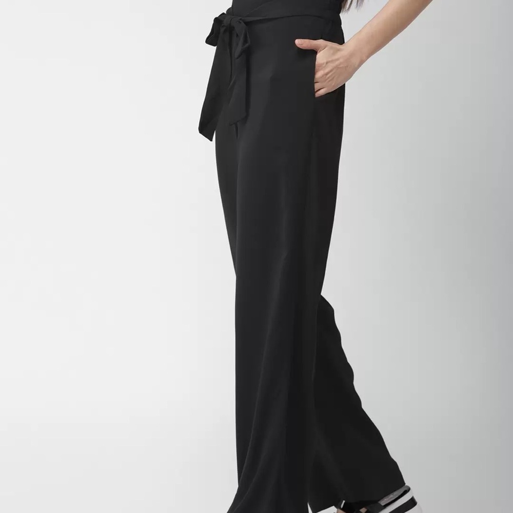 Forever 21 Elegant Black High-Waisted Trousers Size US Small